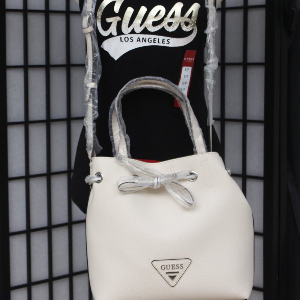 Guess bucket bag purse - Picture 2 of 5